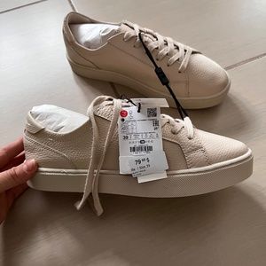 Leather sneakers Zara